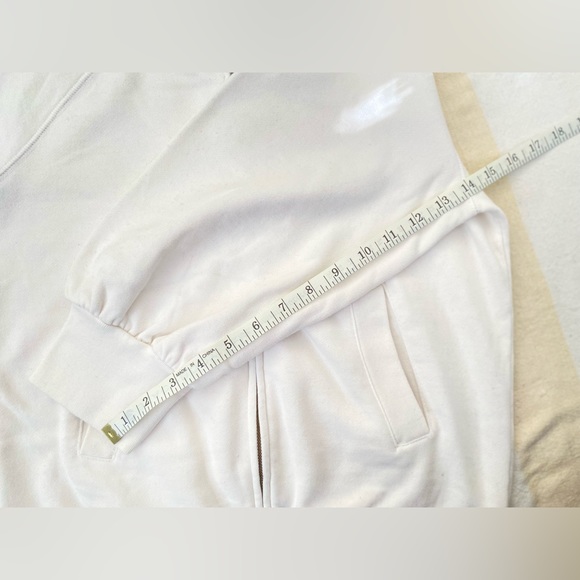 Victoria’s Secret (Plush & Lush) Fleece Bomber Mid Puffer Sleeve *Note on spot - Picture 12 of 16